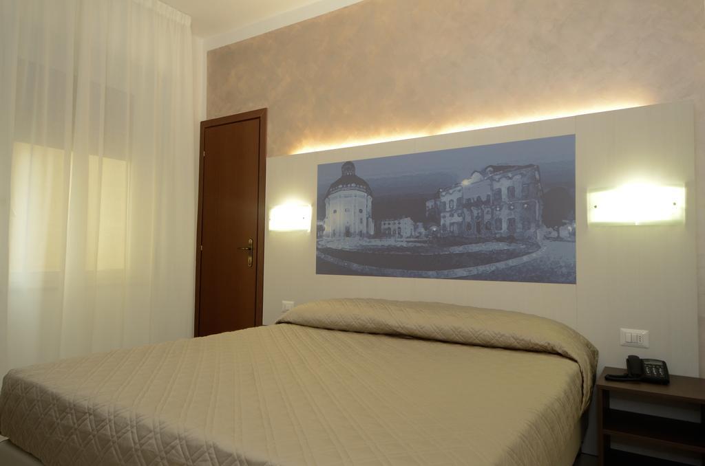 Hotel Lido Mazzini Loano Pokój zdjęcie